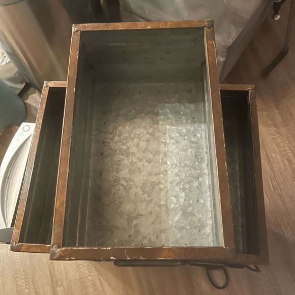 3 storage bins - Picture 2 of 2